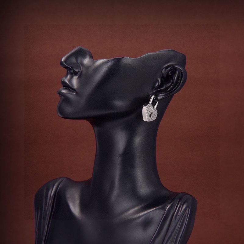 Ba1en*iaga earrings